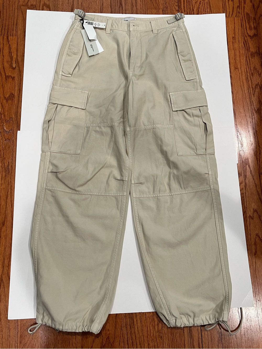 TNA Wonen’ s Cargo Pants in Light Khaki